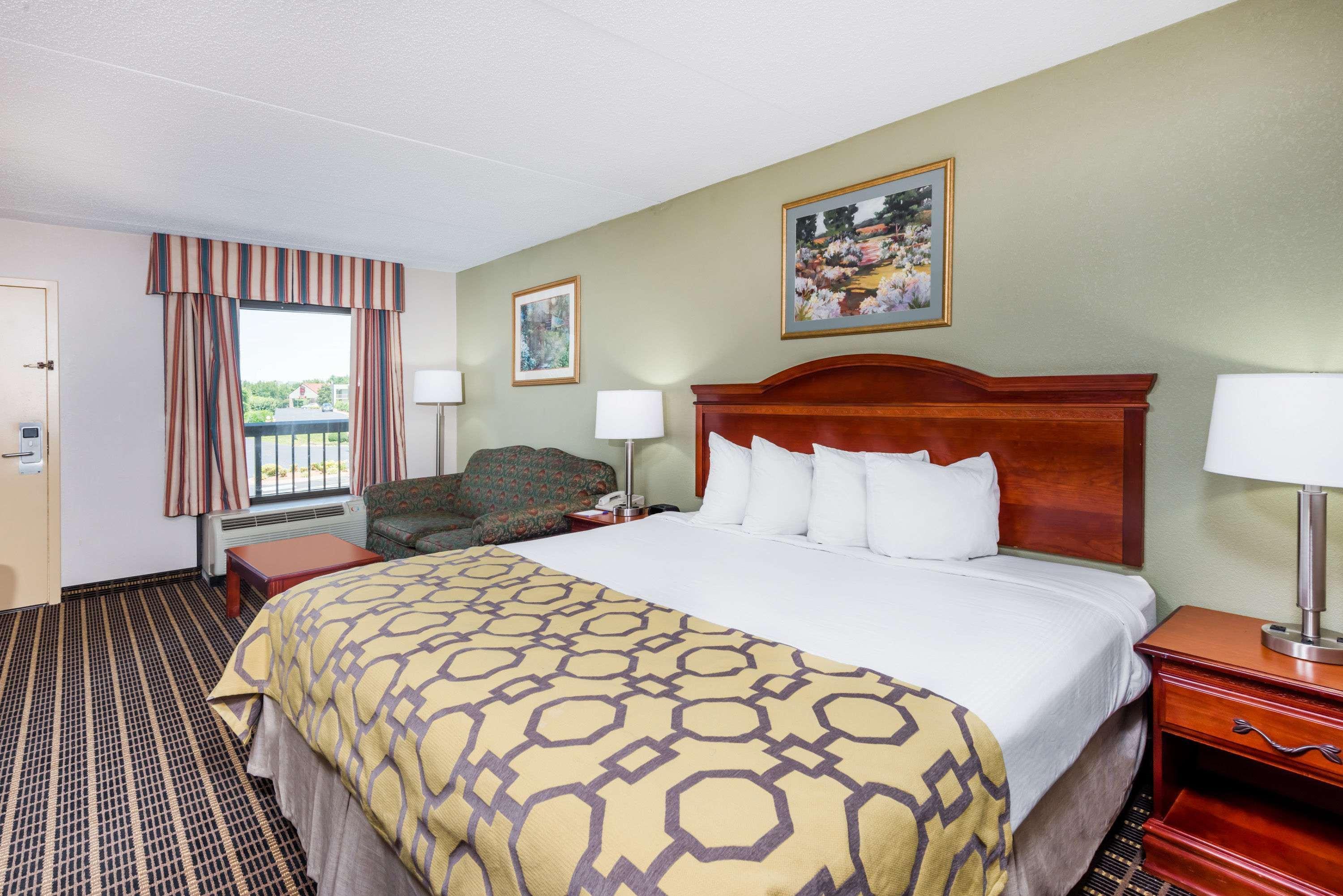 Baymont By Wyndham Clarksville Northeast Экстерьер фото