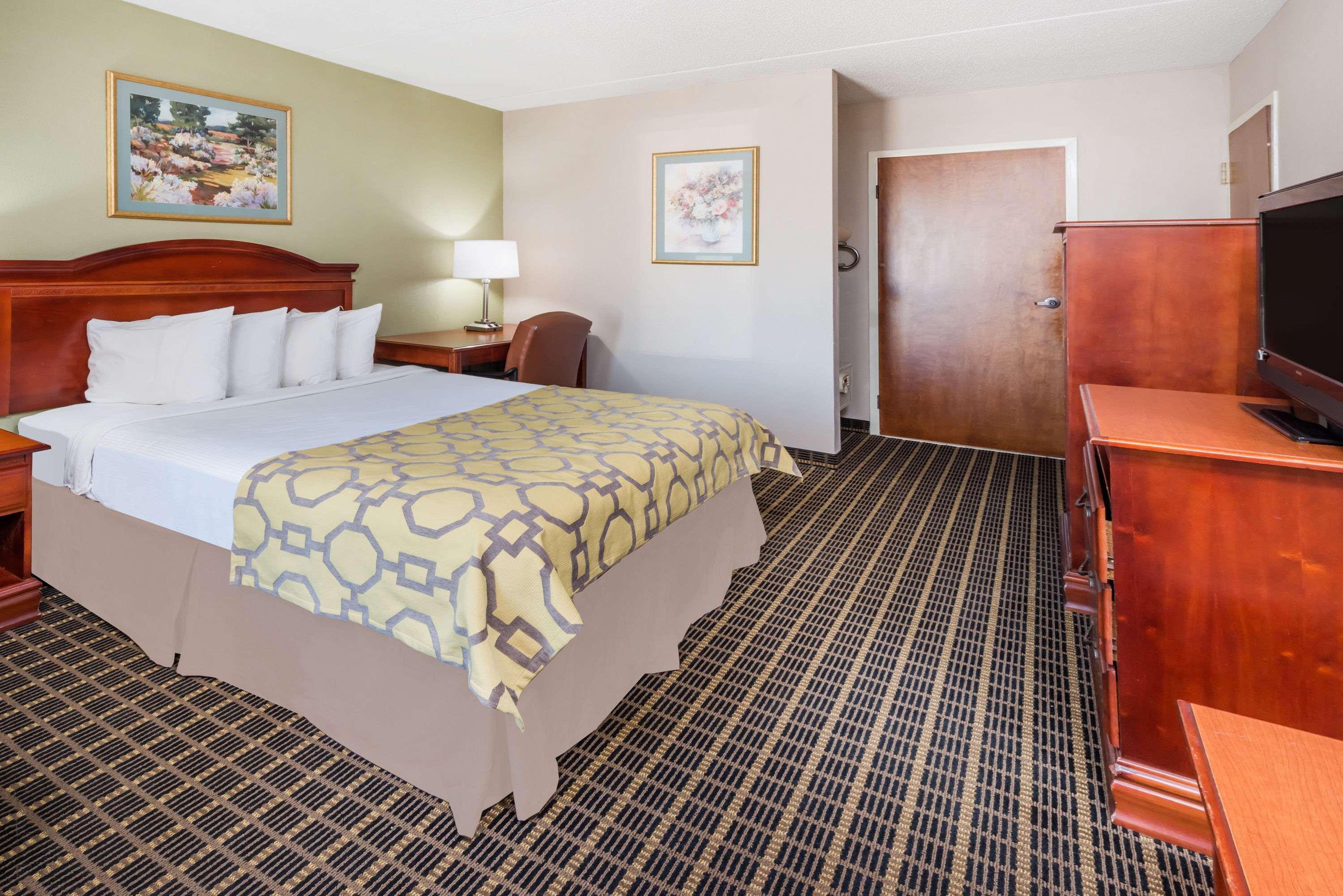 Baymont By Wyndham Clarksville Northeast Экстерьер фото
