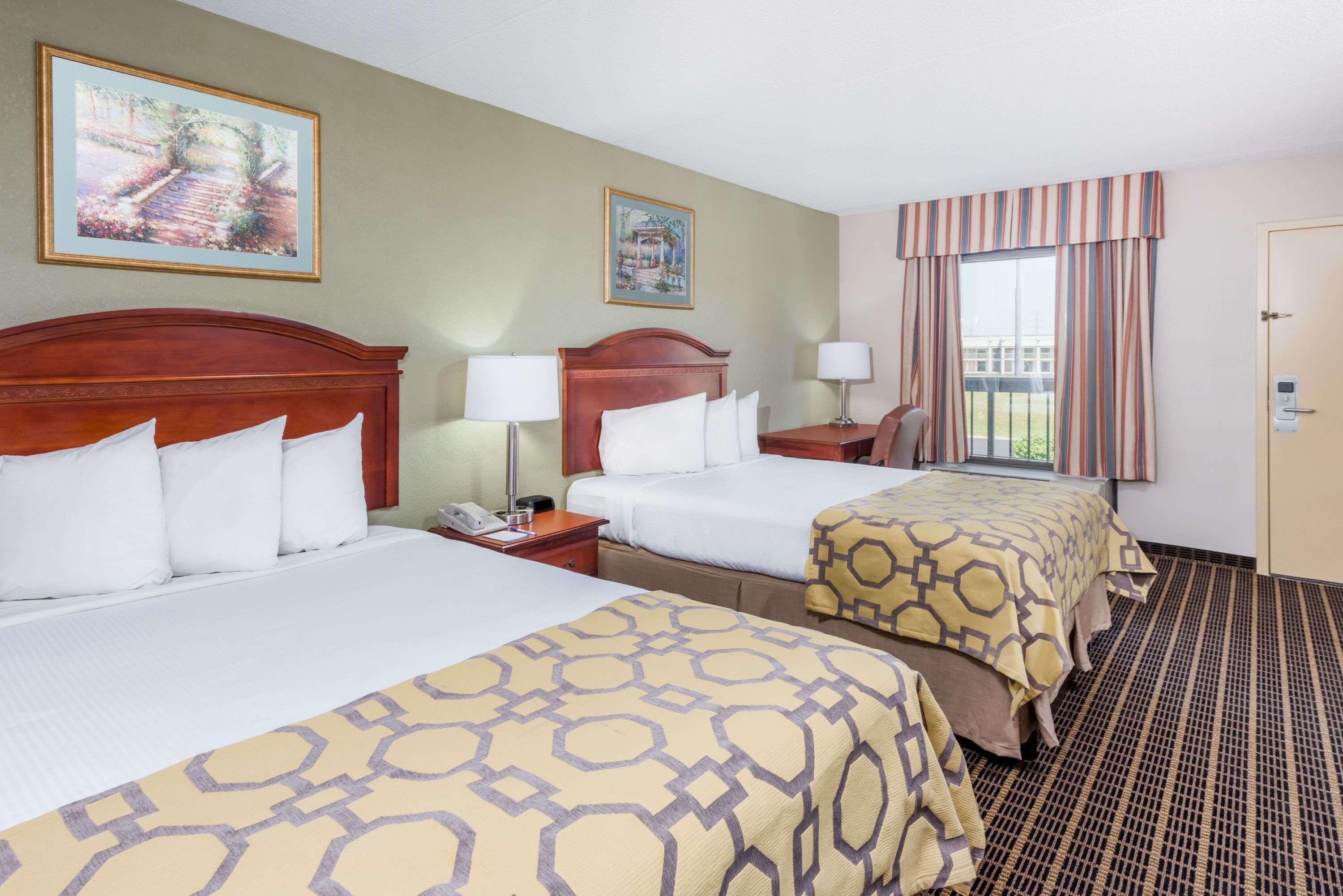 Baymont By Wyndham Clarksville Northeast Экстерьер фото