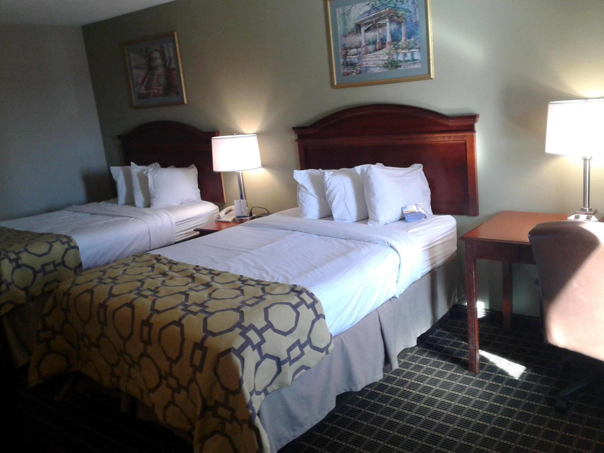 Baymont By Wyndham Clarksville Northeast Экстерьер фото