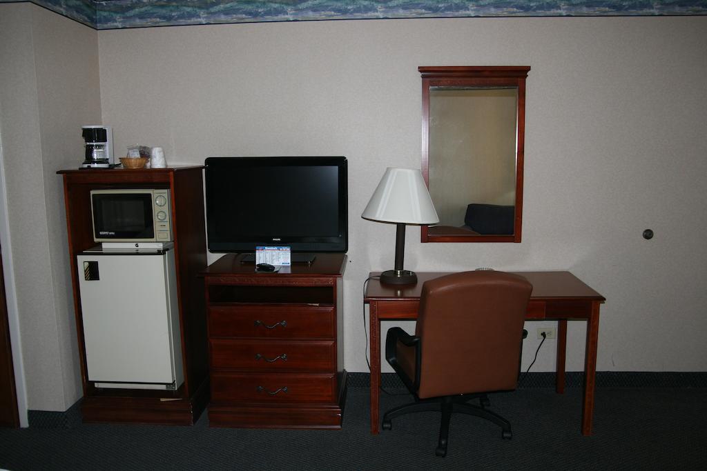Baymont By Wyndham Clarksville Northeast Экстерьер фото