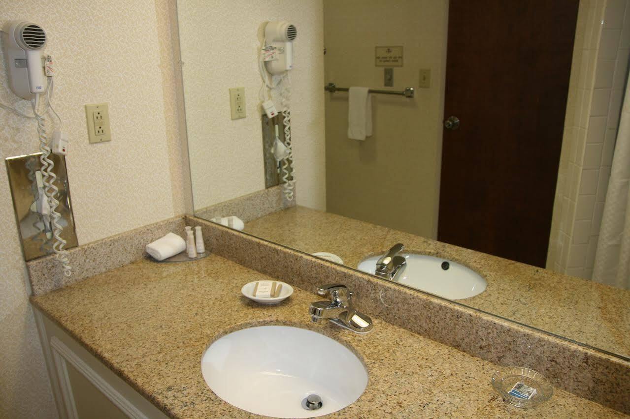 Baymont By Wyndham Clarksville Northeast Экстерьер фото